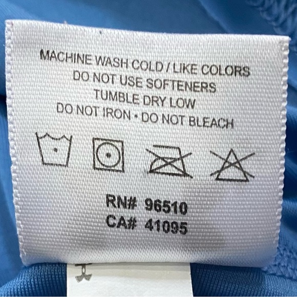 Under Armour Men’s XXL Blue Poly Blend Short Sleeve Quarter Zip Athletic Shirt - Picture 7 of 12